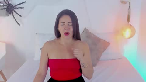 Snapshot of ivyblackk chatting on 10/28/25, 01:58 Ivy  online show from 10/28/25, 01:58