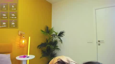 Snapshot of ivydainty chatting on 04/19/26, 01:27 Ivy online show from 04/19/26, 01:27