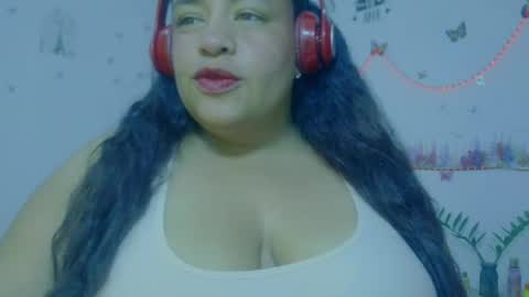 Snapshot of ivydesouzaa chatting on 06/28/26, 04:18 ivydesouza online show from 06/28/26, 04:18
