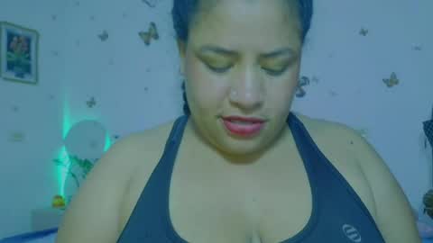 Snapshot of ivydesouzaa chatting on 07/16/26, 04:07 ivydesouza online show from 07/16/26, 04:07