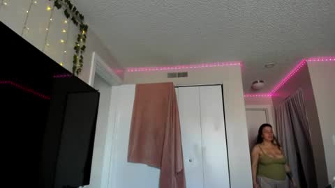 Snapshot of ivyheavenxo chatting on 06/19/26, 11:30 Ivy Heaven Goddess online show from 06/19/26, 11:30
