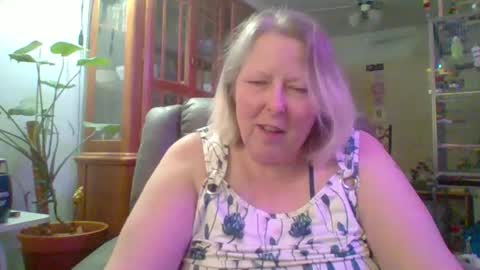 ivyjane3522 online show from 04/19/26, 12:54