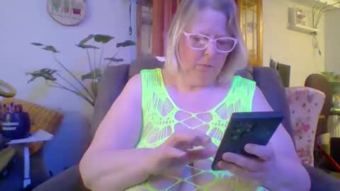 ivyjane3522 online show from 04/19/26, 03:22