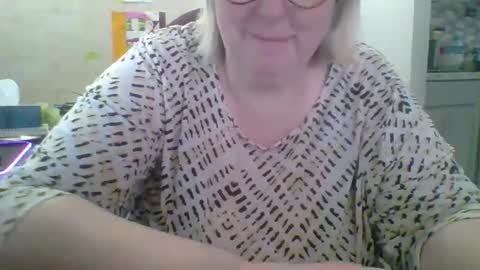 ivyjane3522 online show from 04/22/26, 01:23