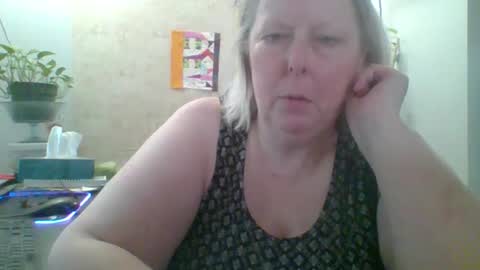 ivyjane3522 online show from 04/25/26, 01:41