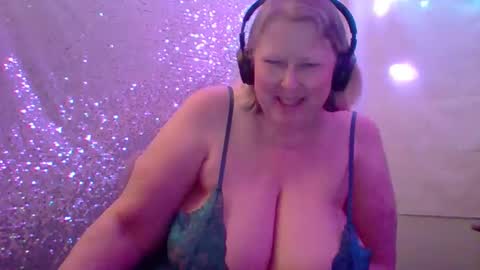ivyjane3522 online show from 05/09/26, 05:23