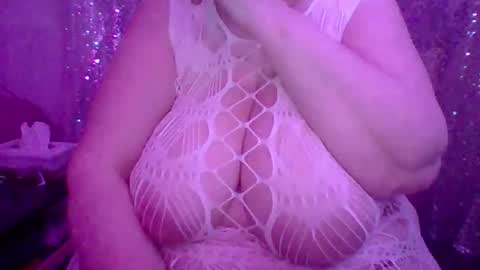 ivyjane3522 online show from 05/19/26, 02:18