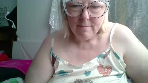 ivyjane3522 online show from 05/21/26, 02:46