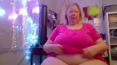 Snapshot of ivyjane3522 chatting on 06/11/26, 01:16 ivyjane3522 online show from 06/11/26, 01:16
