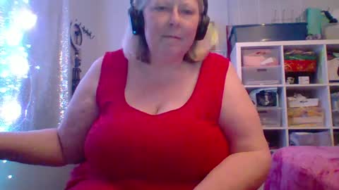 Snapshot of ivyjane3522 chatting on 06/28/26, 03:23 ivyjane3522 online show from 06/28/26, 03:23