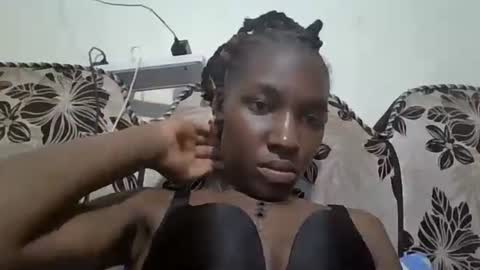 ivyk_ online show from 02/18/26, 11:55