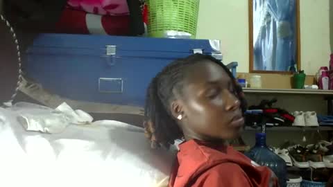 ivyk_ online show from 03/03/26, 12:44