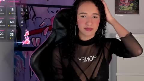 Snapshot of ivymanson_ chatting on 12/02/24, 08:52 Camila online show from 12/02/24, 08:52