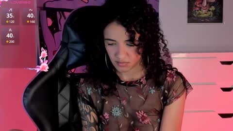 Snapshot of ivymanson_ chatting on 01/12/25, 04:50 Camila online show from 01/12/25, 04:50