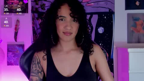 Snapshot of ivymanson_ chatting on 03/01/25, 12:12 Camila online show from 03/01/25, 12:12