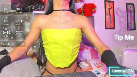 Snapshot of ivymilleer chatting on 04/17/26, 01:25 ivymilleer online show from 04/17/26, 01:25