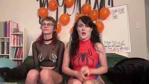 Snapshot of ivyminxxx chatting on 10/24/25, 11:45 Ivy Minxxx online show from 10/24/25, 11:45