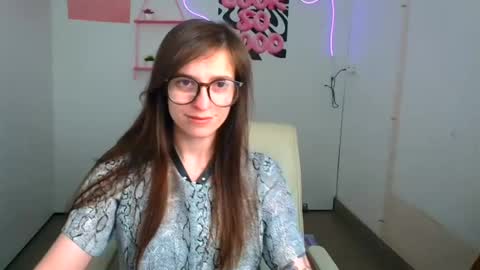 Snapshot of ivynoir_ chatting on 06/19/26, 10:46 Ivy online show from 06/19/26, 10:46