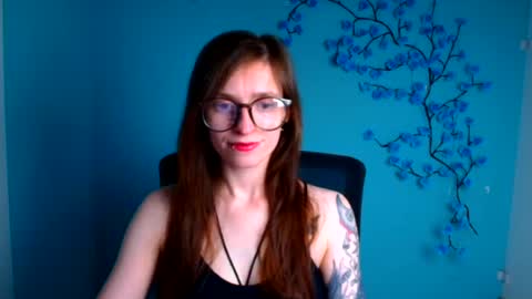 Snapshot of ivynoir_ chatting on 07/08/26, 12:42 Ivy online show from 07/08/26, 12:42