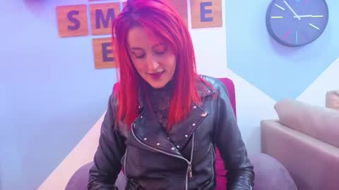 IvyPoisson  online show from 12/01/25, 07:52