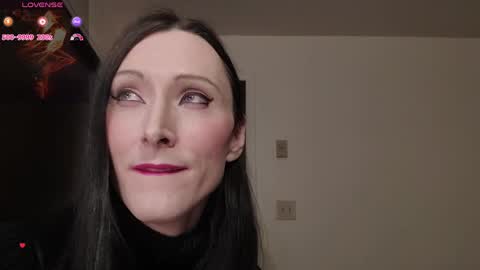 Snapshot of ivyrose499 chatting on 04/12/26, 06:35 IvyRose499 online show from 04/12/26, 06:35