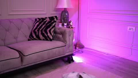 IvyRowa online show from 02/04/25, 06:27