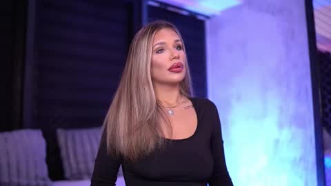 IvyRowa online show from 02/27/25, 07:26