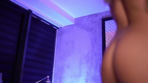 IvyRowa online show from 03/11/25, 10:31