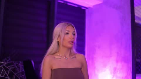 IvyRowa online show from 10/19/25, 05:35