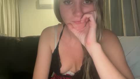 ivysagex online show from 11/22/25, 07:02