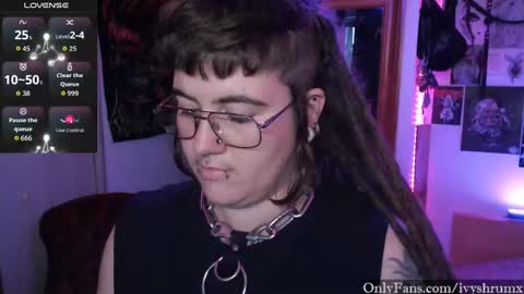 Snapshot of ivyshrumx chatting on 09/26/25, 02:04 Ivy ShrumX online show from 09/26/25, 02:04