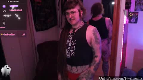 Snapshot of ivyshrumx chatting on 11/12/25, 02:45 Ivy ShrumX online show from 11/12/25, 02:45