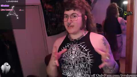 Snapshot of ivyshrumx chatting on 12/18/25, 02:39 Ivy ShrumX online show from 12/18/25, 02:39