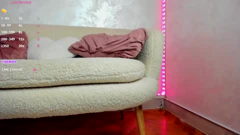 Snapshot of ivytease_ chatting on 05/22/26, 05:14 Ivt online show from 05/22/26, 05:14
