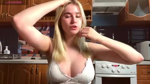 ivywairley online show from 04/22/26, 03:09