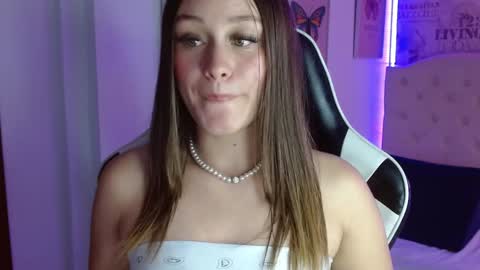 Snapshot of ivyy_crystal chatting on 02/05/25, 11:17 Ivy online show from 02/05/25, 11:17