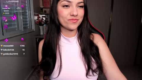 Snapshot of ivyy_scott chatting on 10/05/25, 02:37 Ivvy online show from 10/05/25, 02:37