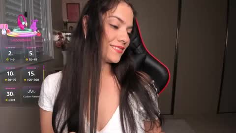 Snapshot of ivyy_scott chatting on 10/18/25, 05:35 Ivvy online show from 10/18/25, 05:35