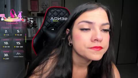 Snapshot of ivyy_scott chatting on 10/25/25, 11:32 Ivvy online show from 10/25/25, 11:32