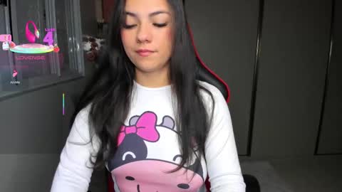 Snapshot of ivyy_scott chatting on 11/02/25, 04:59 Ivvy online show from 11/02/25, 04:59