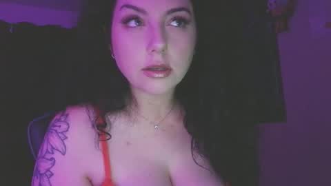 Snapshot of ivyy_sinss chatting on 03/19/26, 01:20 Amiee online show from 03/19/26, 01:20