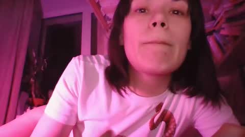 Snapshot of iwannadeep3r chatting on 05/10/26, 10:48 Eva online show from 05/10/26, 10:48