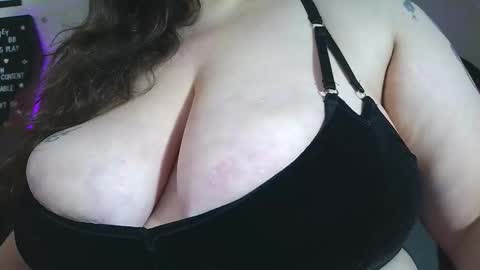 Gwen LaCourt online show from 10/27/25, 11:14