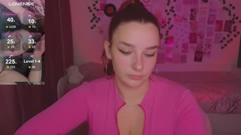 Snapshot of iwi_wi_wi chatting on 09/29/25, 08:13 Daisy online show from 09/29/25, 08:13
