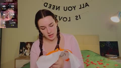 Snapshot of iwi_wi_wi chatting on 02/15/26, 07:51 Daisy online show from 02/15/26, 07:51