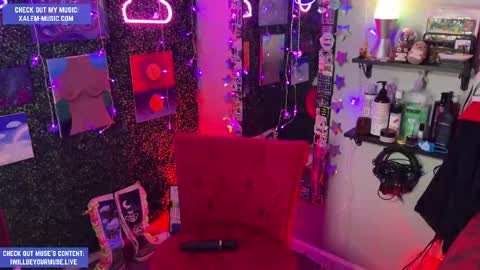 Muse hethey online show from 10/08/25, 11:46