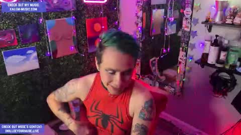 Muse hethey online show from 10/22/25, 11:59