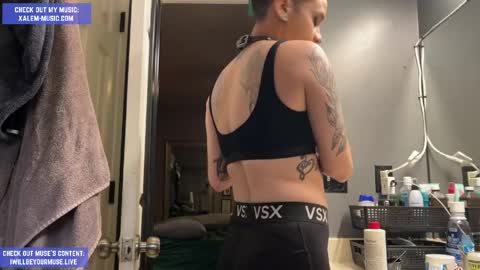 Snapshot of iwillbeyourmuse chatting on 04/10/26, 11:53 Muse hethey online show from 04/10/26, 11:53