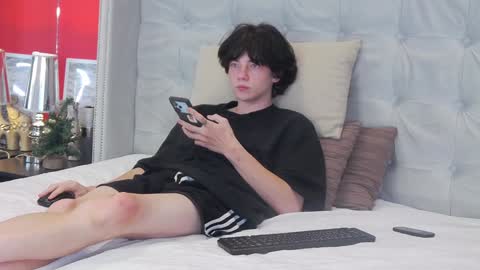 Maxim online show from 12/10/24, 12:28