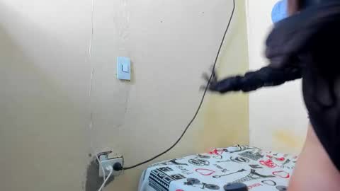 Snapshot of ixchell_dewei chatting on 11/02/25, 04:04 ixchell_dewei online show from 11/02/25, 04:04